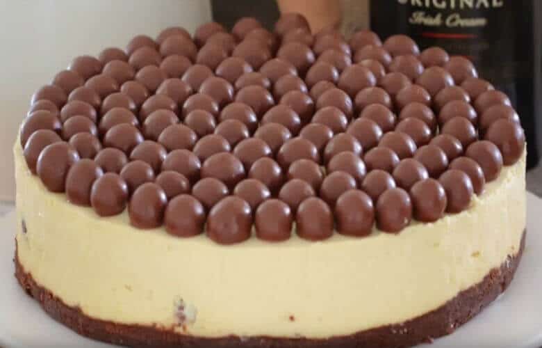 Weiße Schokolade Käsekuchen mit Baileys und Malteser - Einfach Nur Lecker