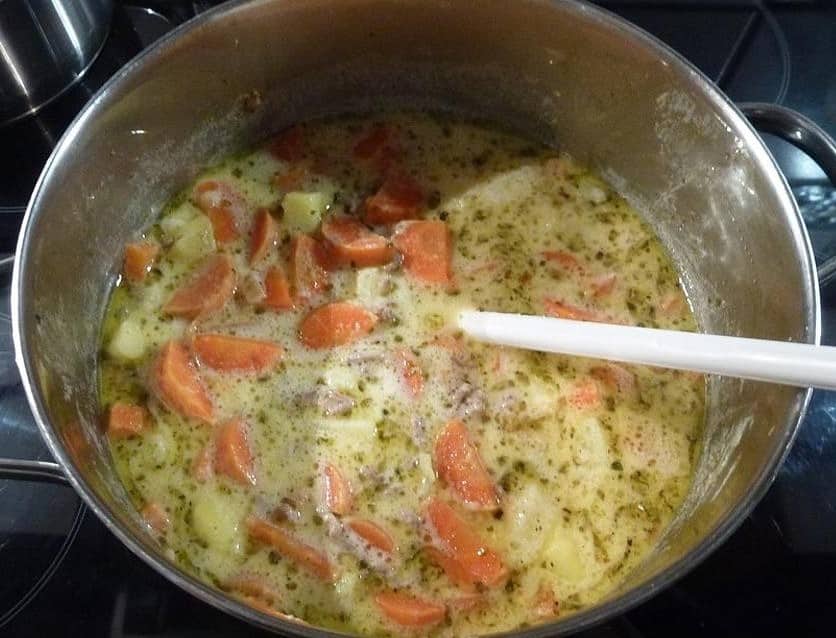 Kartoffel-Hackfleisch-Topf mit Schmand und Möhren - Einfach Nur Lecker