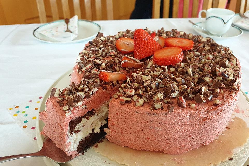 Erdbeer-Joghurt-Yogurette-Torte mit Erdbeer-Vanille-Buttercreme ...